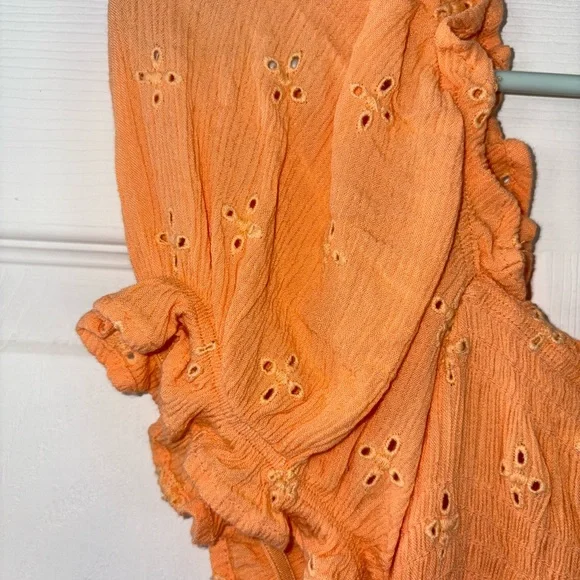 Orange Ruffled Women's Top size medium - Picture 5 of 5